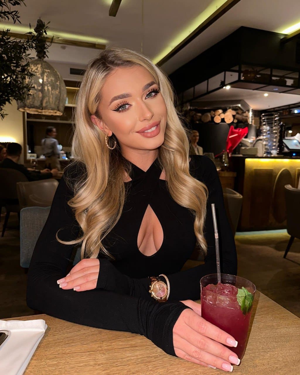 Sabrina — photo 1