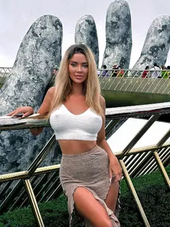 Apollinaria escort in Dubai