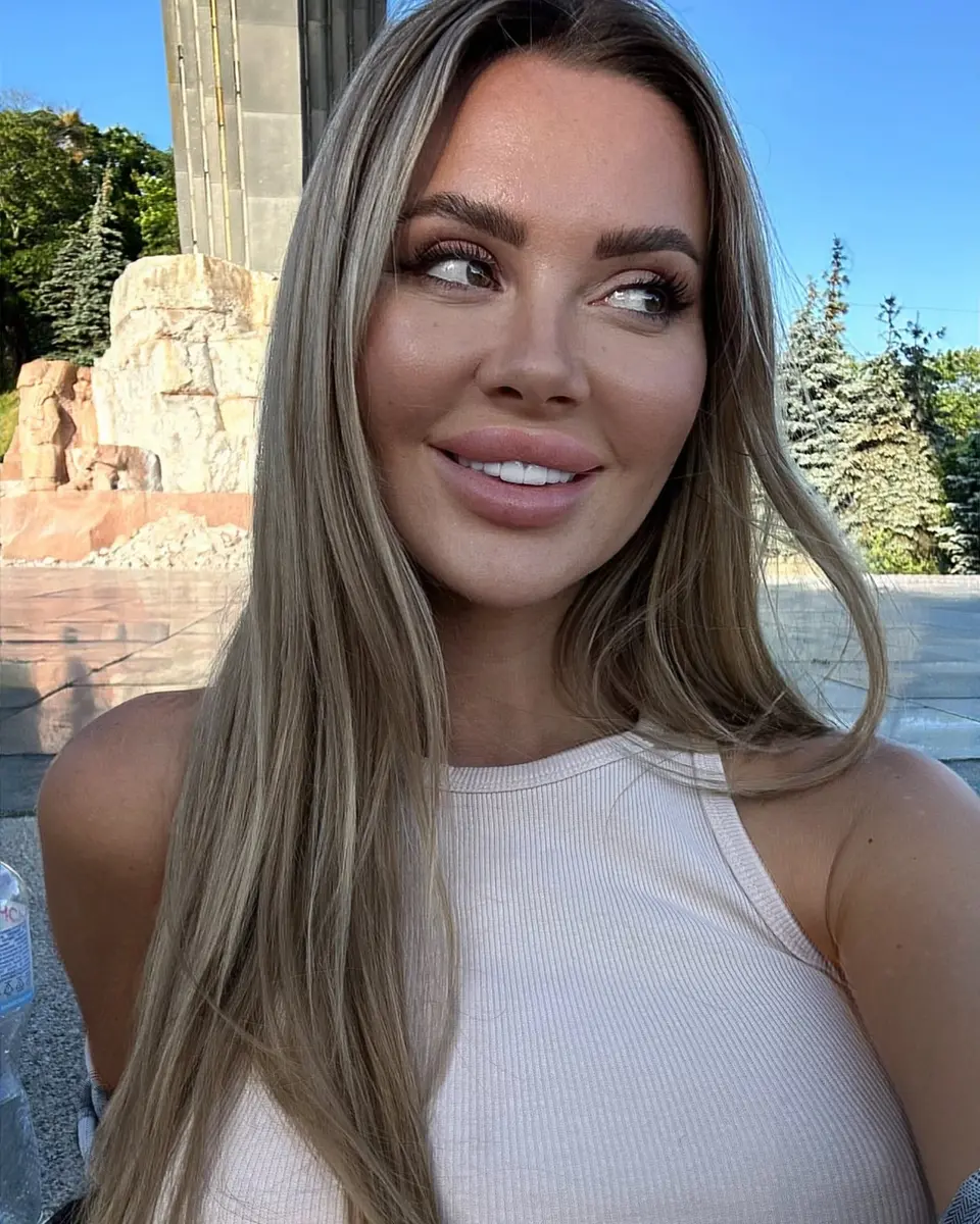 Apollinaria escort in Dubai