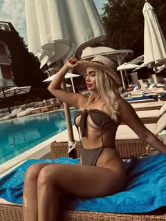 Avi escort in Dubai