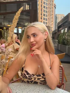 Avi escort in Dubai
