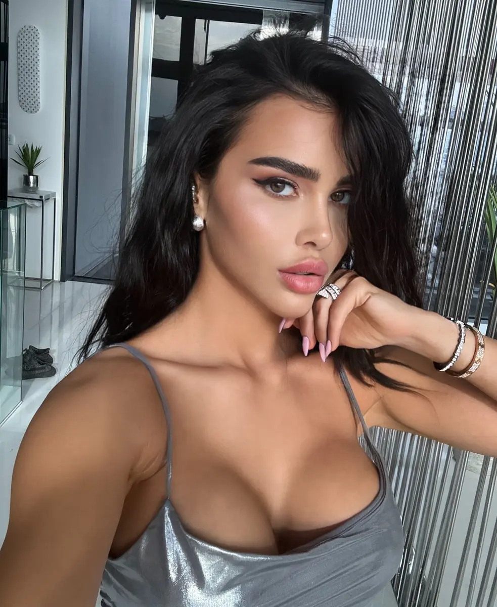 Carla escort in Dubai