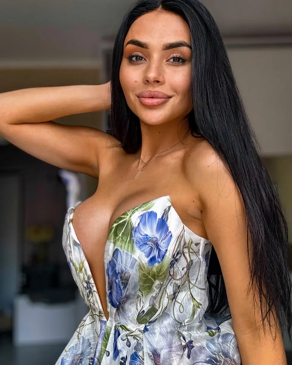 Elya escort in Dubai