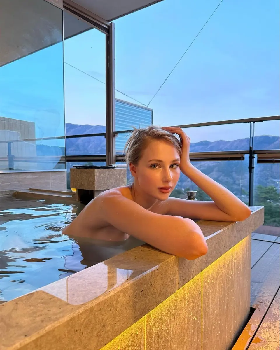 Фэй эскорт в городе Дубай