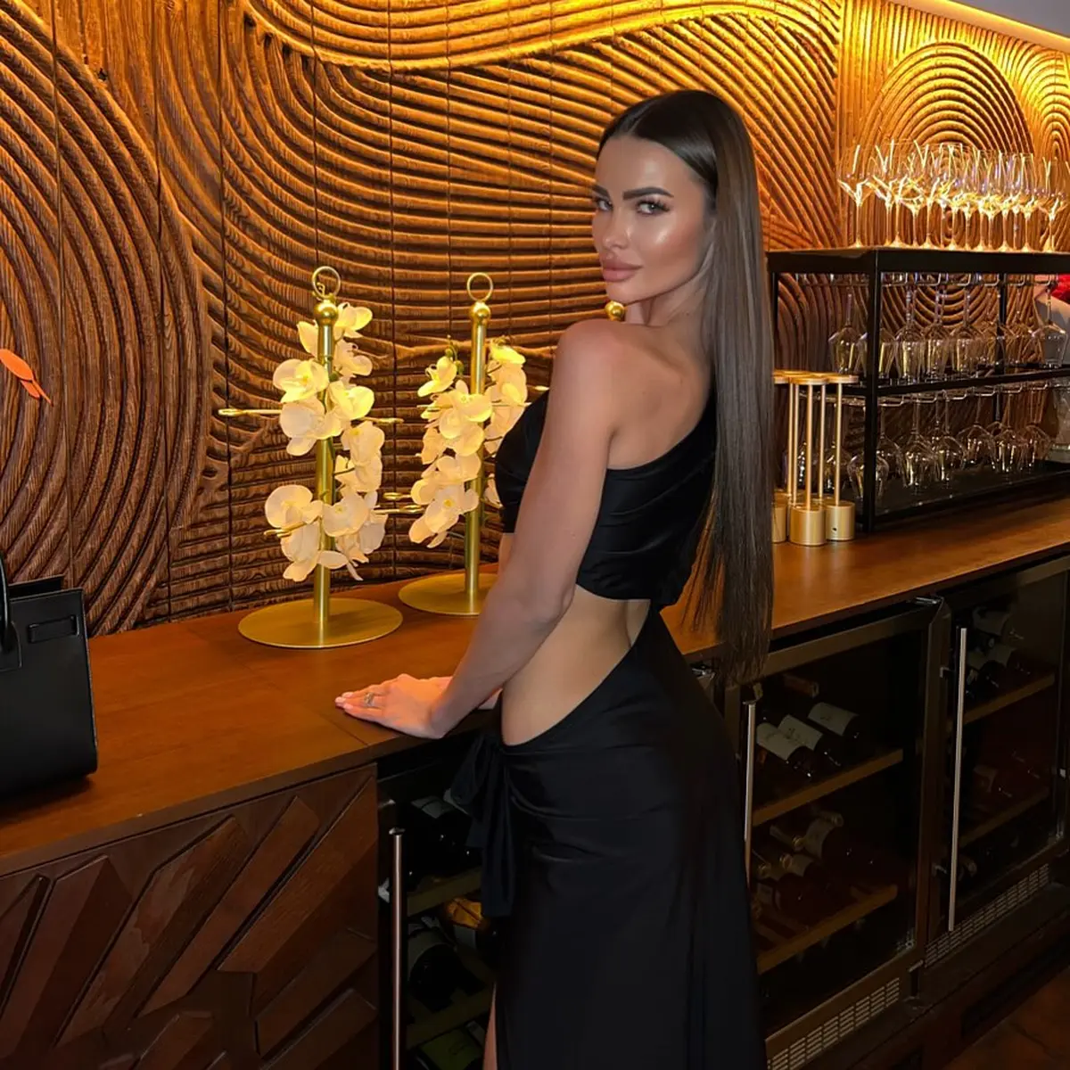 Glorry escort in Dubai