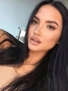 Iza escort in Dubai