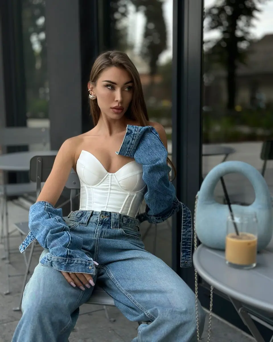 Julia escort in Dubai