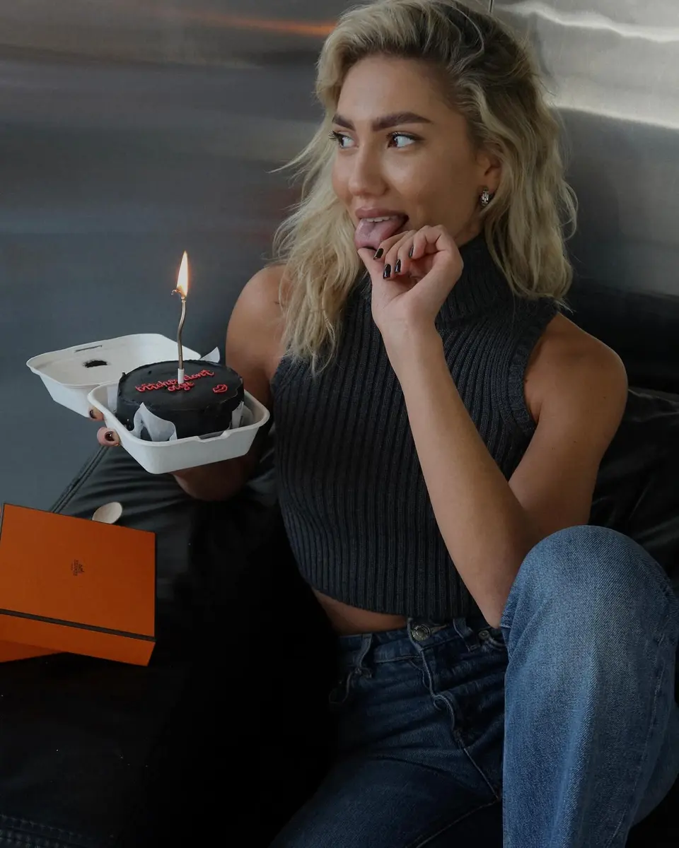 Julia escort in Dubai