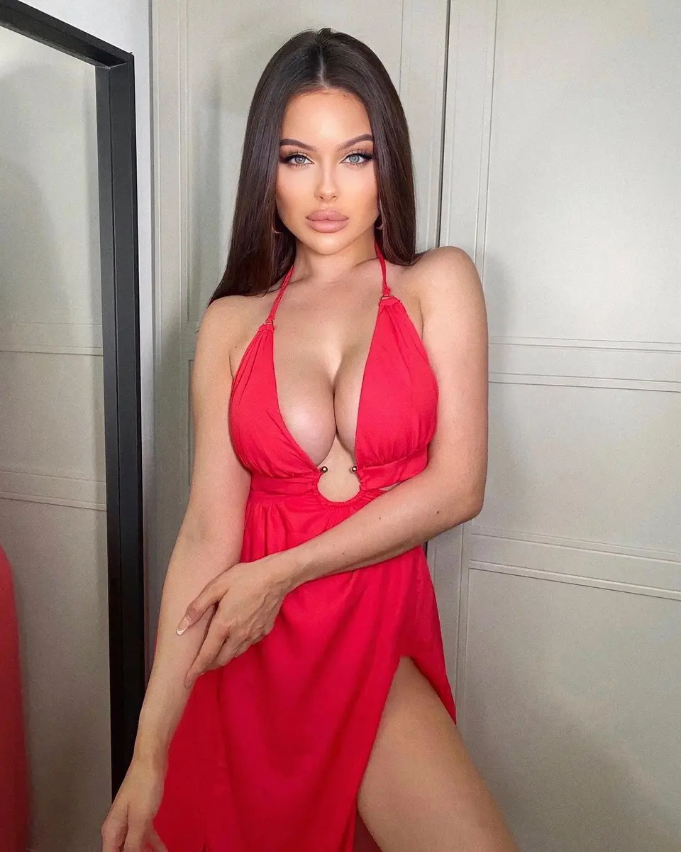 Lucy escort in Dubai