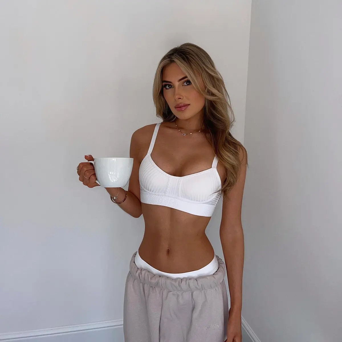 Marina escort in Dubai