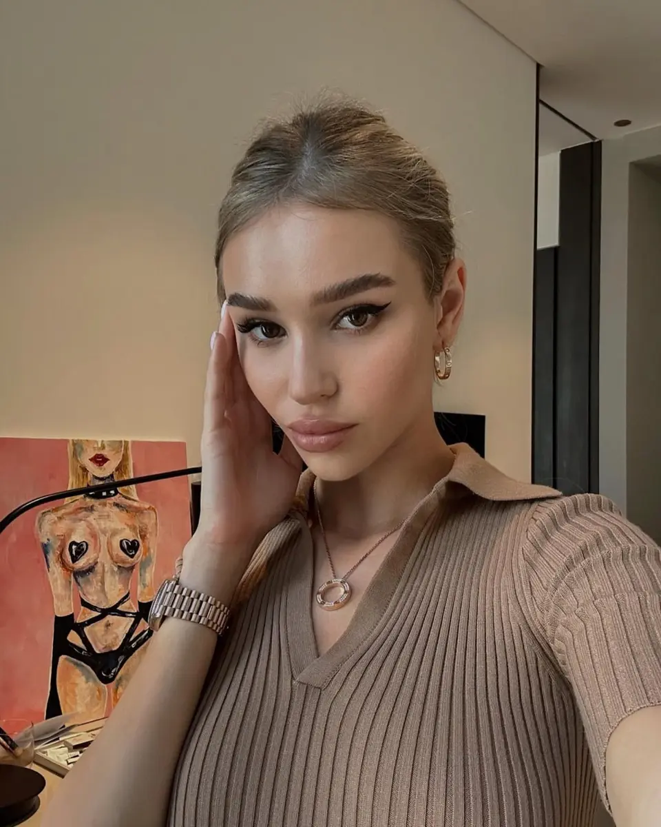 Ophelia escort in Dubai