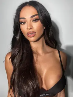 Pauline escort in Dubai