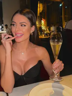 Rose escort in Dubai