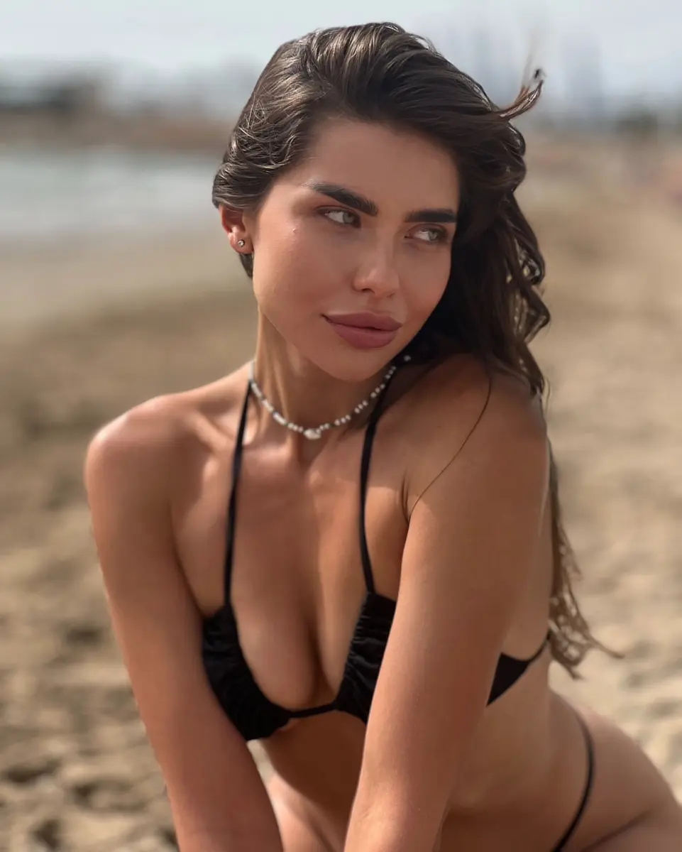 Safira escort in Dubai