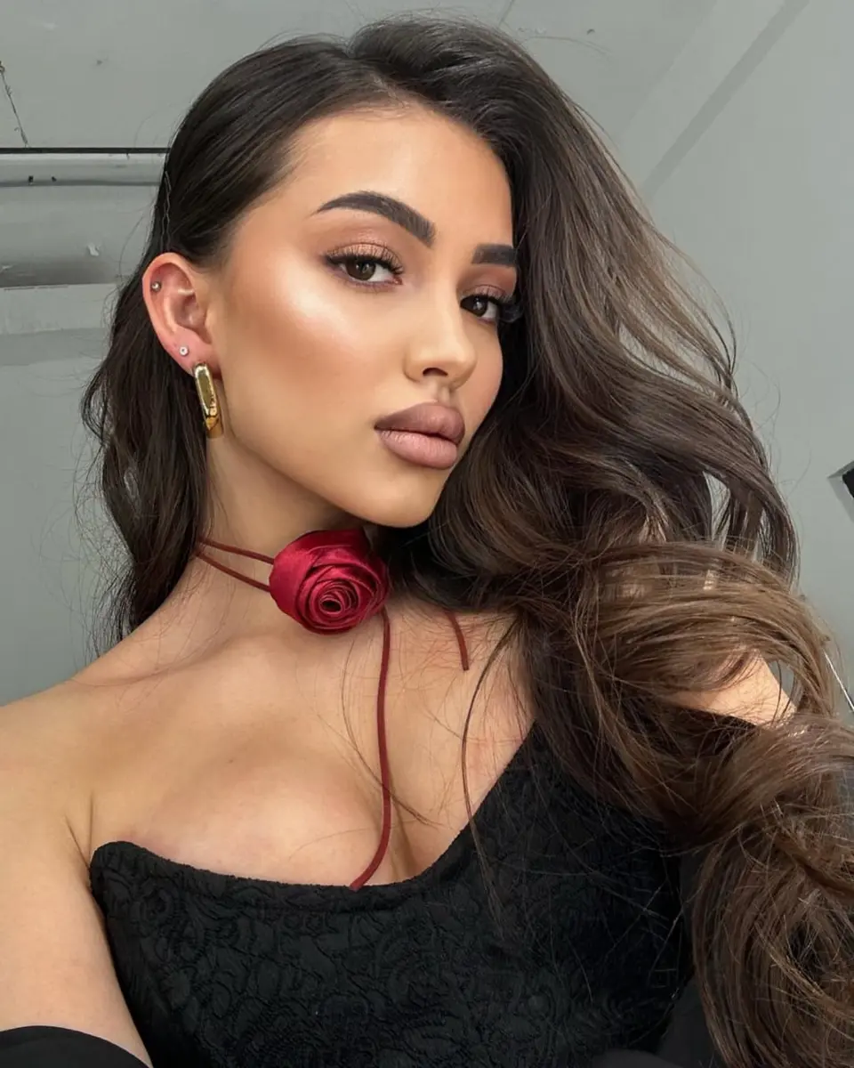 Simone escort in Dubai