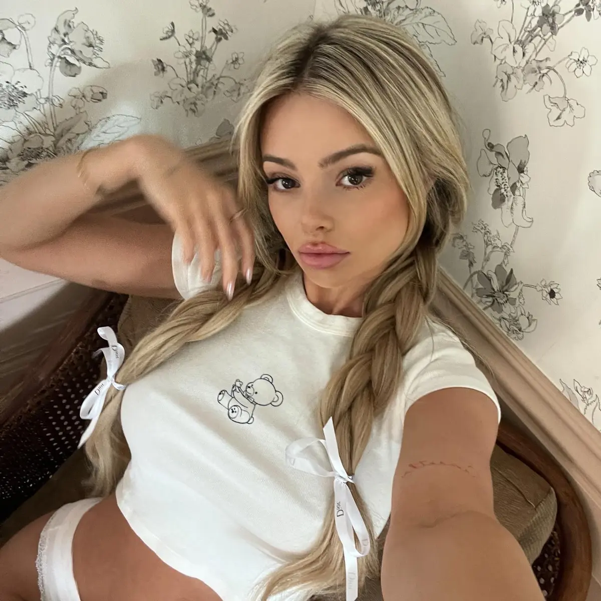 Tonya escort in Dubai