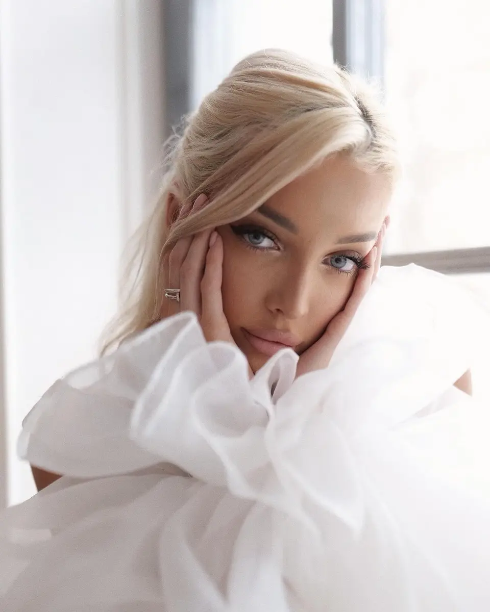 Zoya escort in Dubai